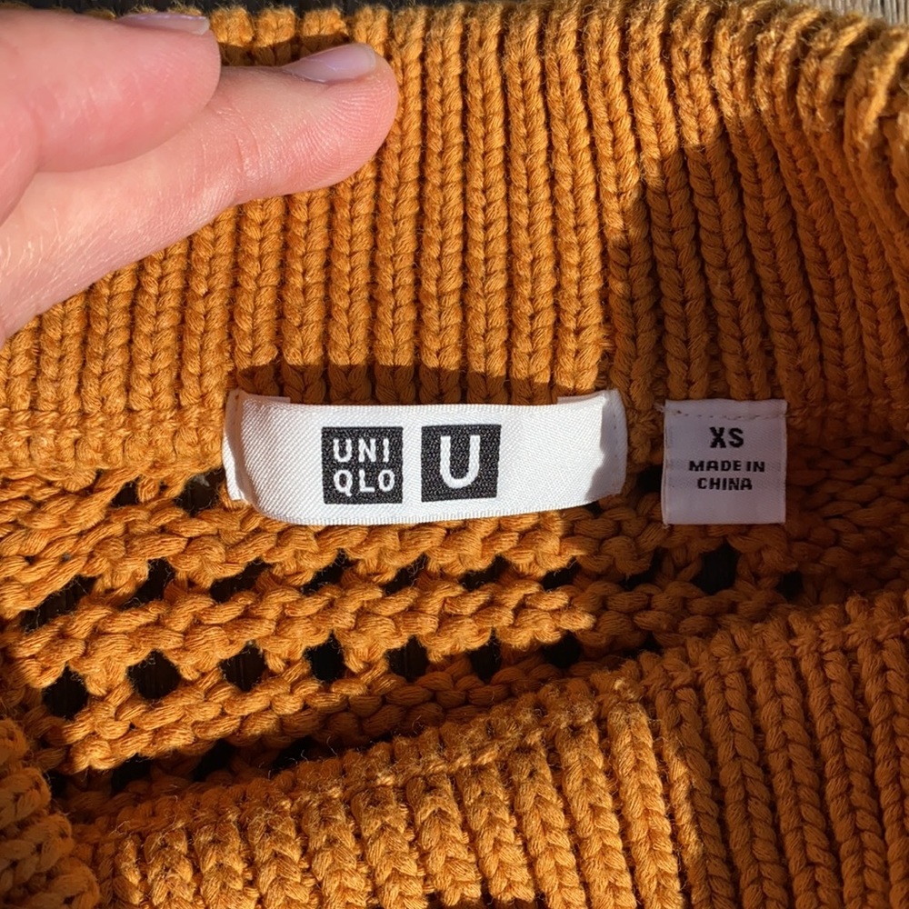 Uniqlo U sweater in XS - Picture 2 of 9